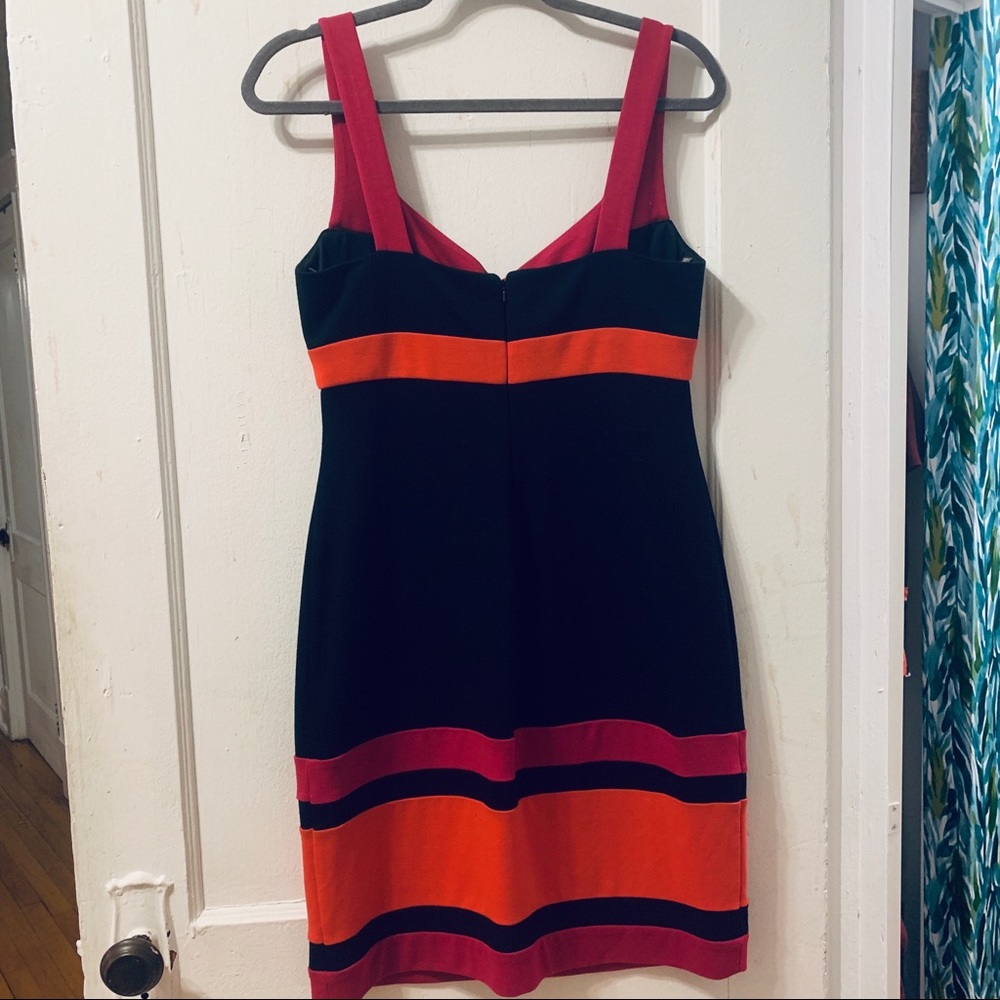 Muse Color Blocked knit dress - Picture 2 of 3